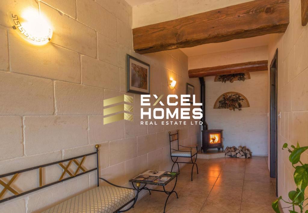 4 bedroom Terraced House in Xaghra, Malta – 65881