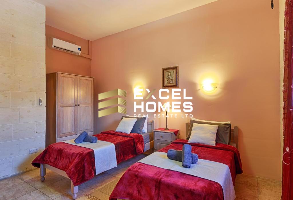 4 bedroom Terraced House in Xaghra, Malta – 65881