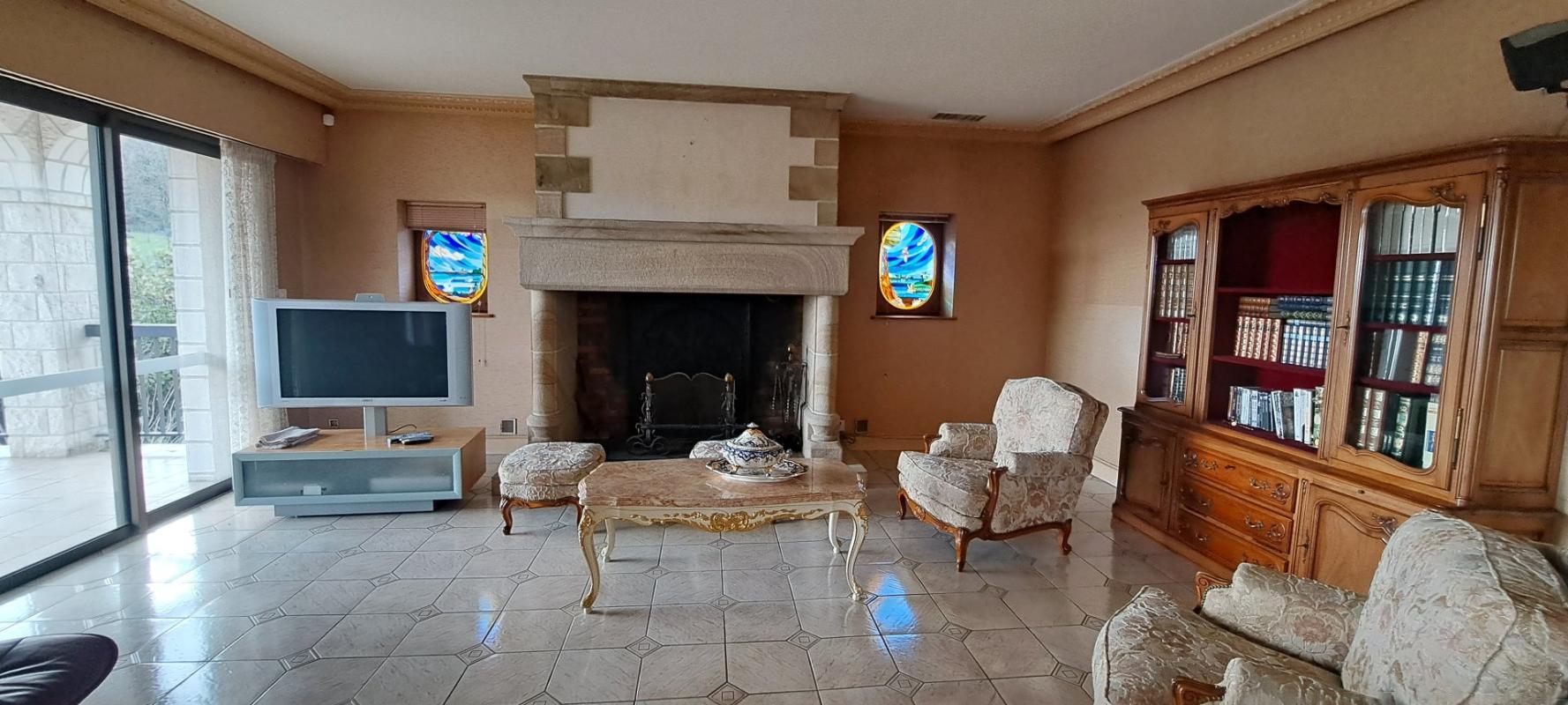 4 bedroom maison in Objat, Corrèze, France