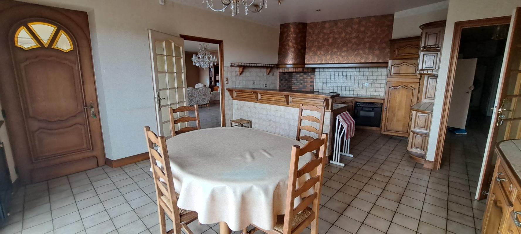 4 bedroom maison in Objat, Corrèze, France