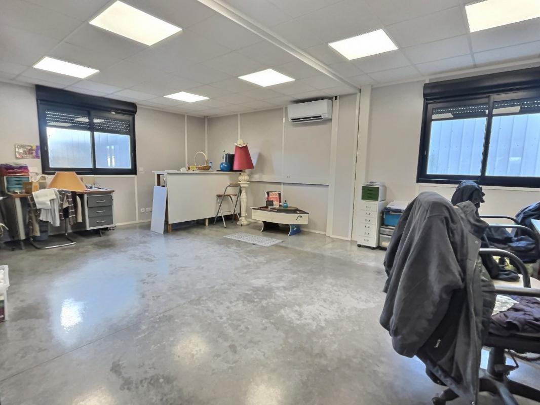 bureau in Andernos Les Bains, Gironde, France