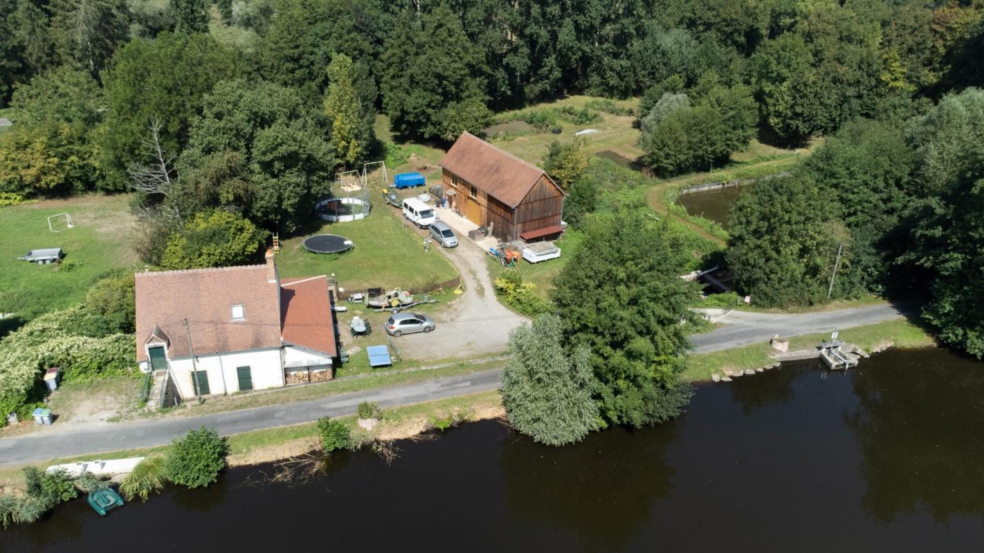 3 bedroom propriete in Saint Jeanvrin, Cher, France