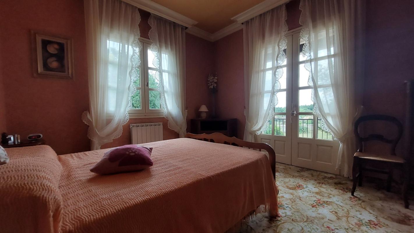 5 bedroom maison in Le Montat, Lot, France