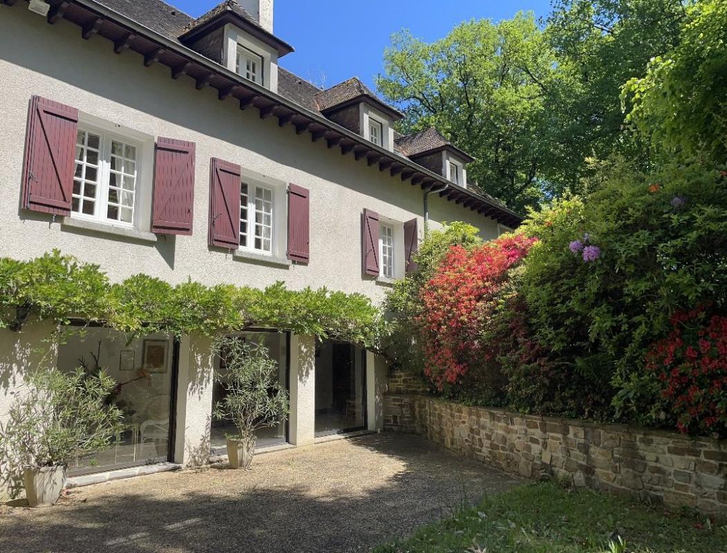 7 bedroom maison in Arnac Pompadour, Corrèze, France