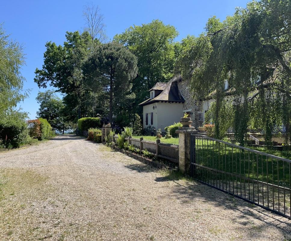 7 bedroom maison in Arnac Pompadour, Corrèze, France