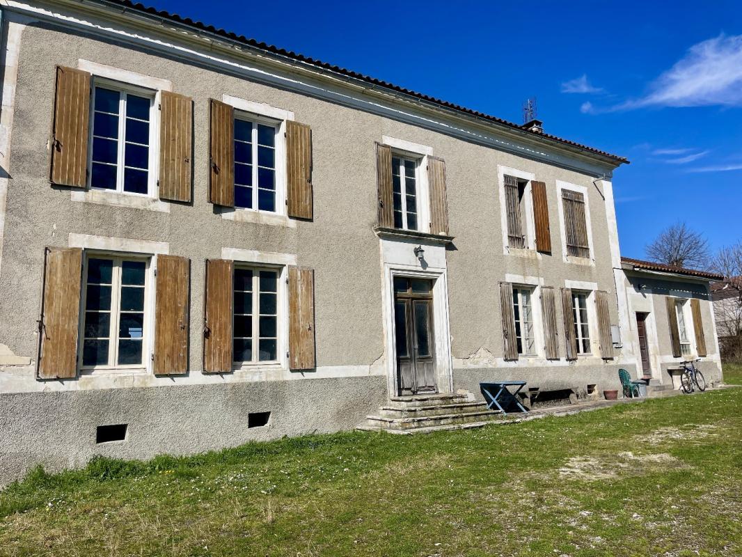 3 bedroom maison de maitre in Saint Martial Sur Ne, Charente-Maritime, France