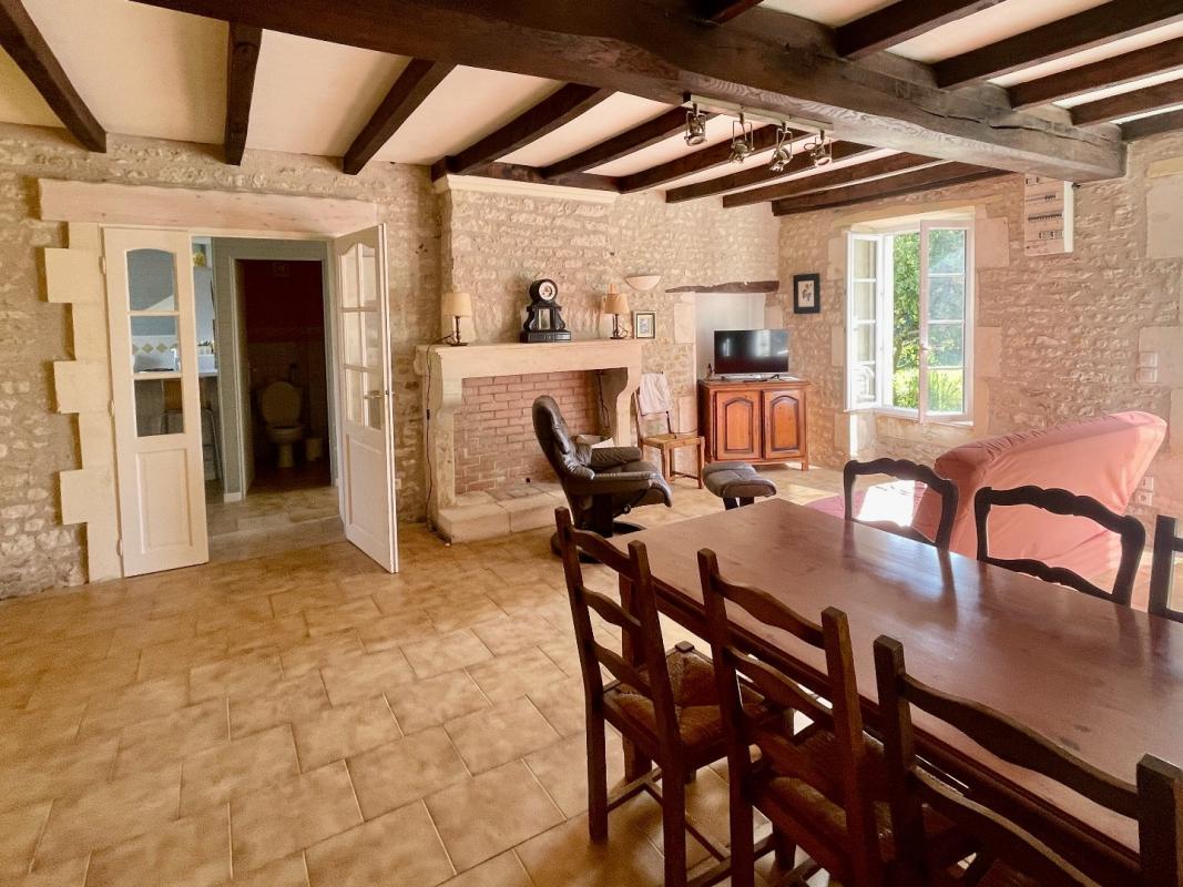 5 bedroom longere in Bernay Saint Martin, Charente-Maritime, France