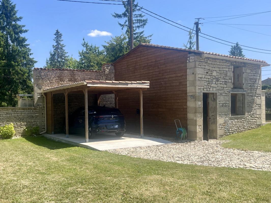 7 bedroom propriete in Contre, Charente-Maritime, France