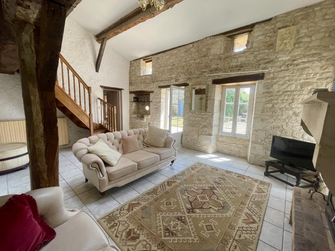 3 bedroom maison in Fontaine Chalendray, Charente-Maritime, France