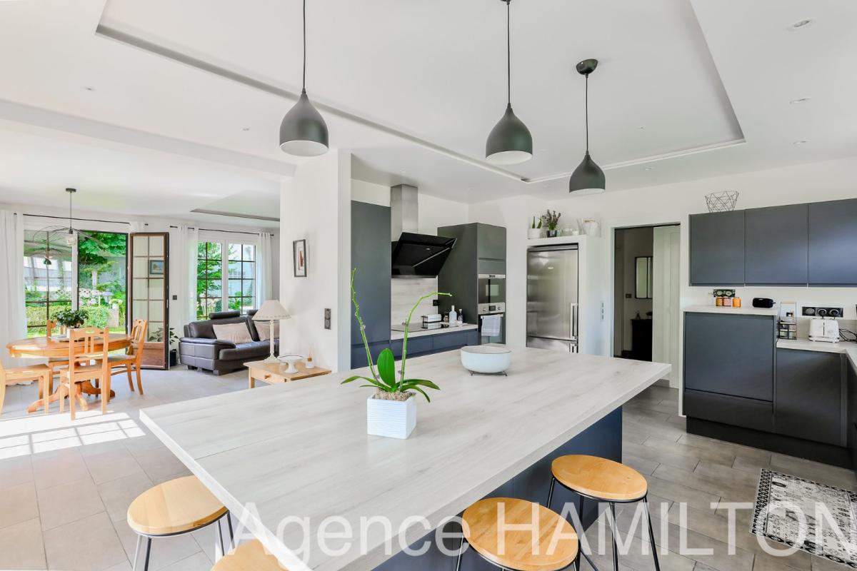 6 bedroom maison in L’etang La Ville, Yvelines, France