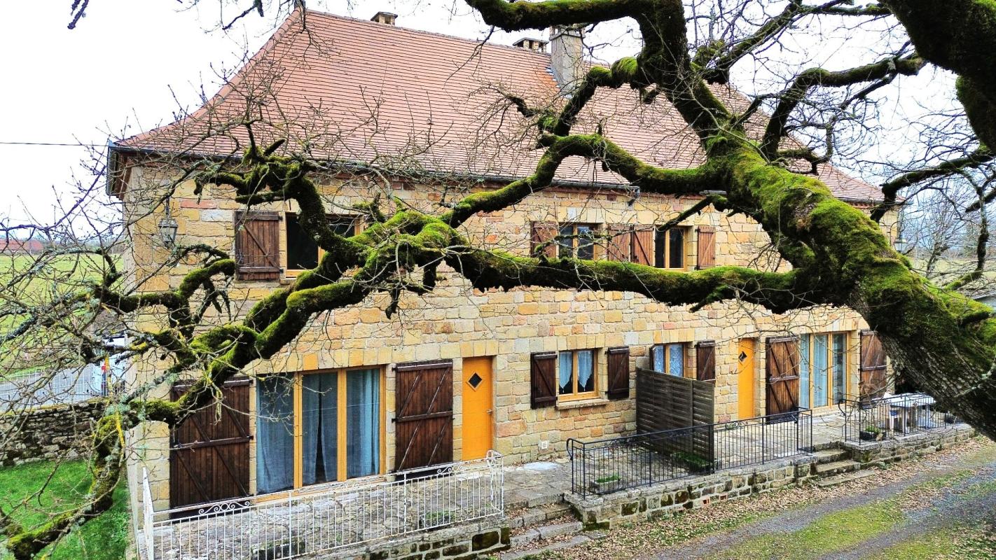 6 bedroom maison en pierres in 20 Mn Ouest De Figeac, Lot, France