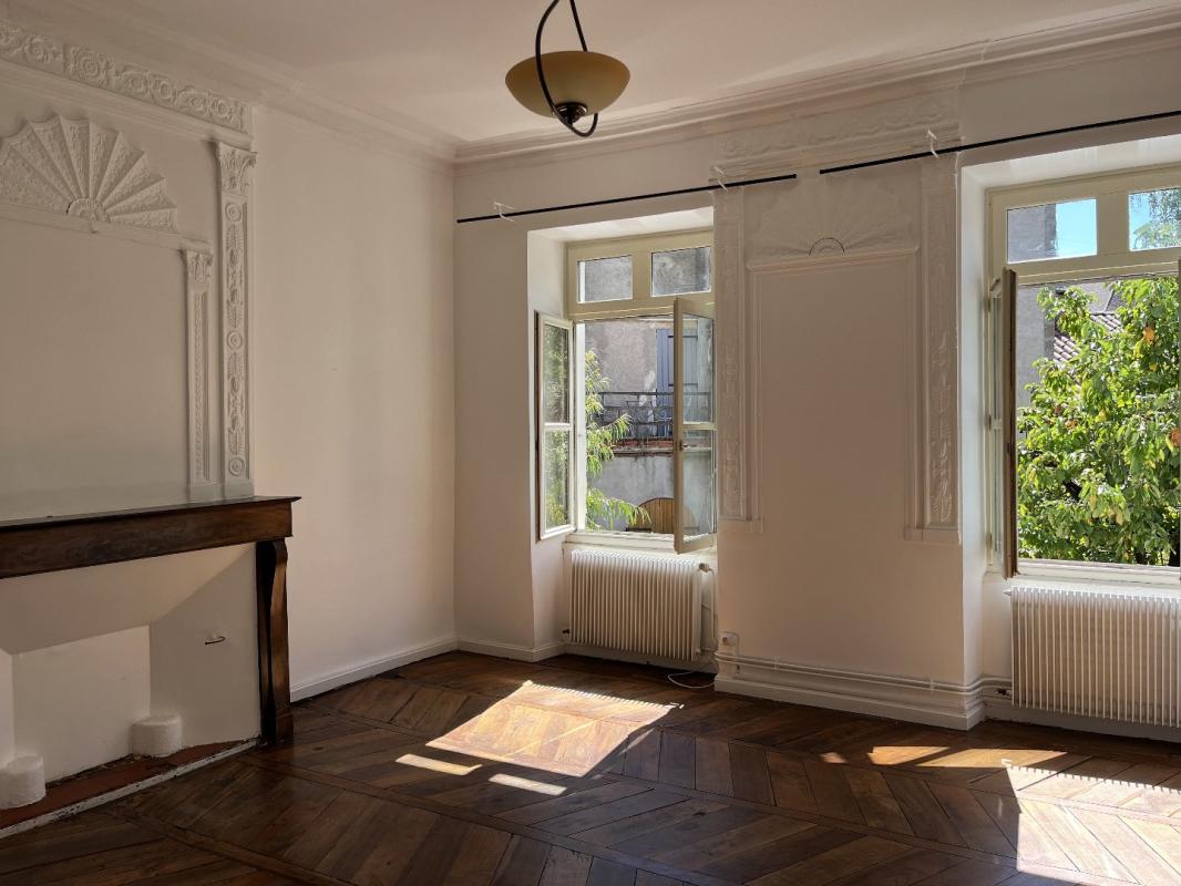 2 bedroom appartement bourgeois in Figeac, Lot, France