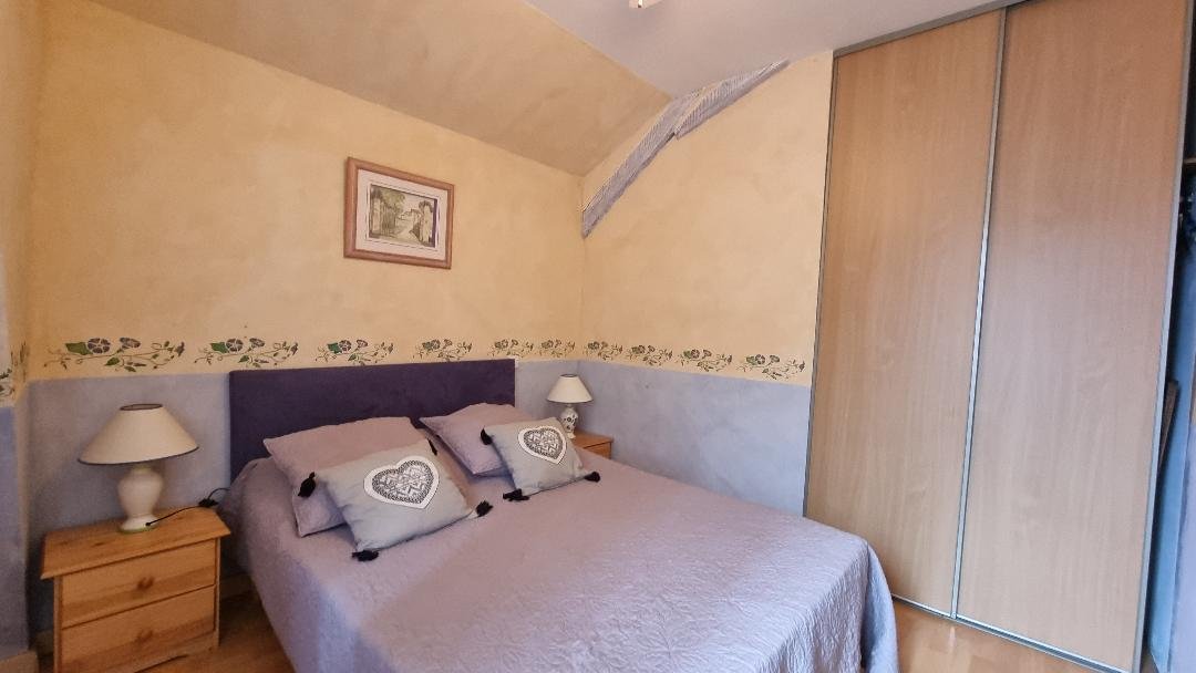 8 bedroom maison in Thenon, Dordogne, France