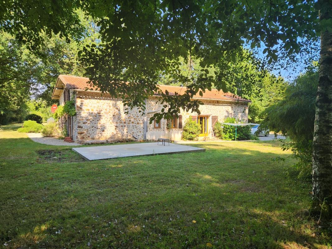 3 bedroom maison in Saulgond, Charente, France
