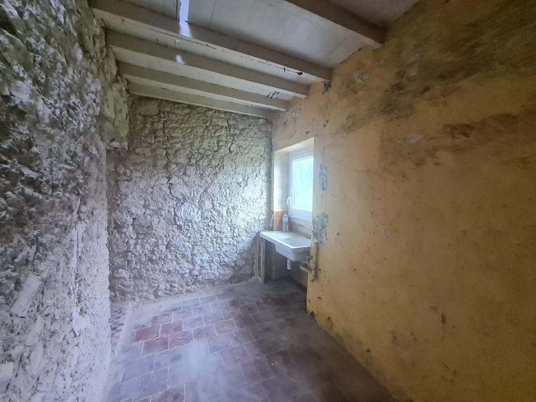2 bedroom maison a renover in Pouy Roquelaure, Gers, France