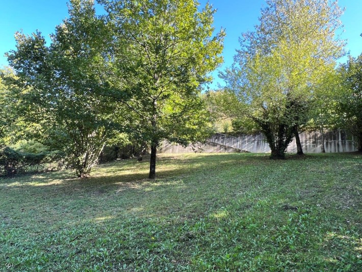 5 bedroom House in Civray, France – r7423