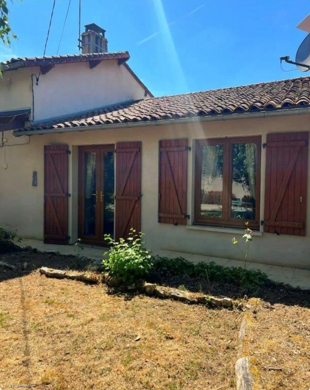 3 bedroom House in Blanzay, France – r7420