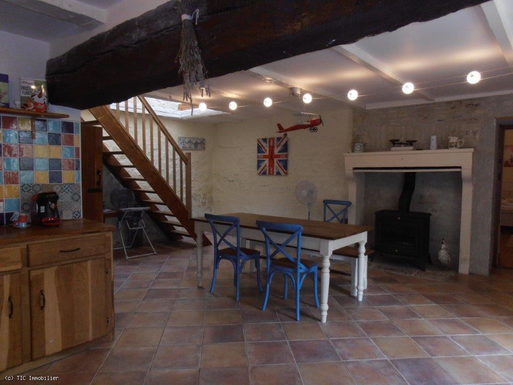 3 bedroom House in Blanzay, France – r7420