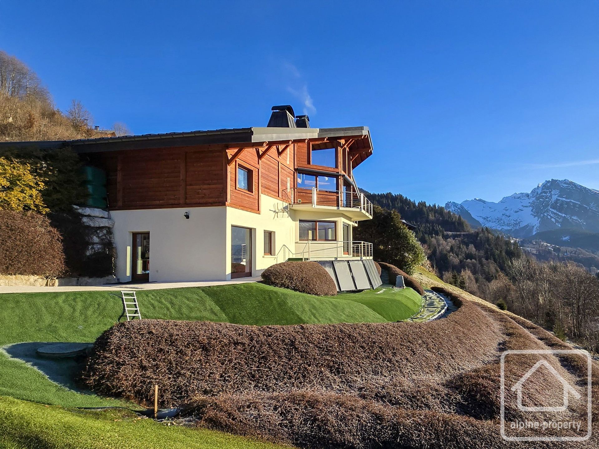 Magnificent 7 Bedroom Chalet With Mont Blanc Views, Panoramic Terraces, Ample Parking And Strong Rental Potential – BELVEDEREVERCH