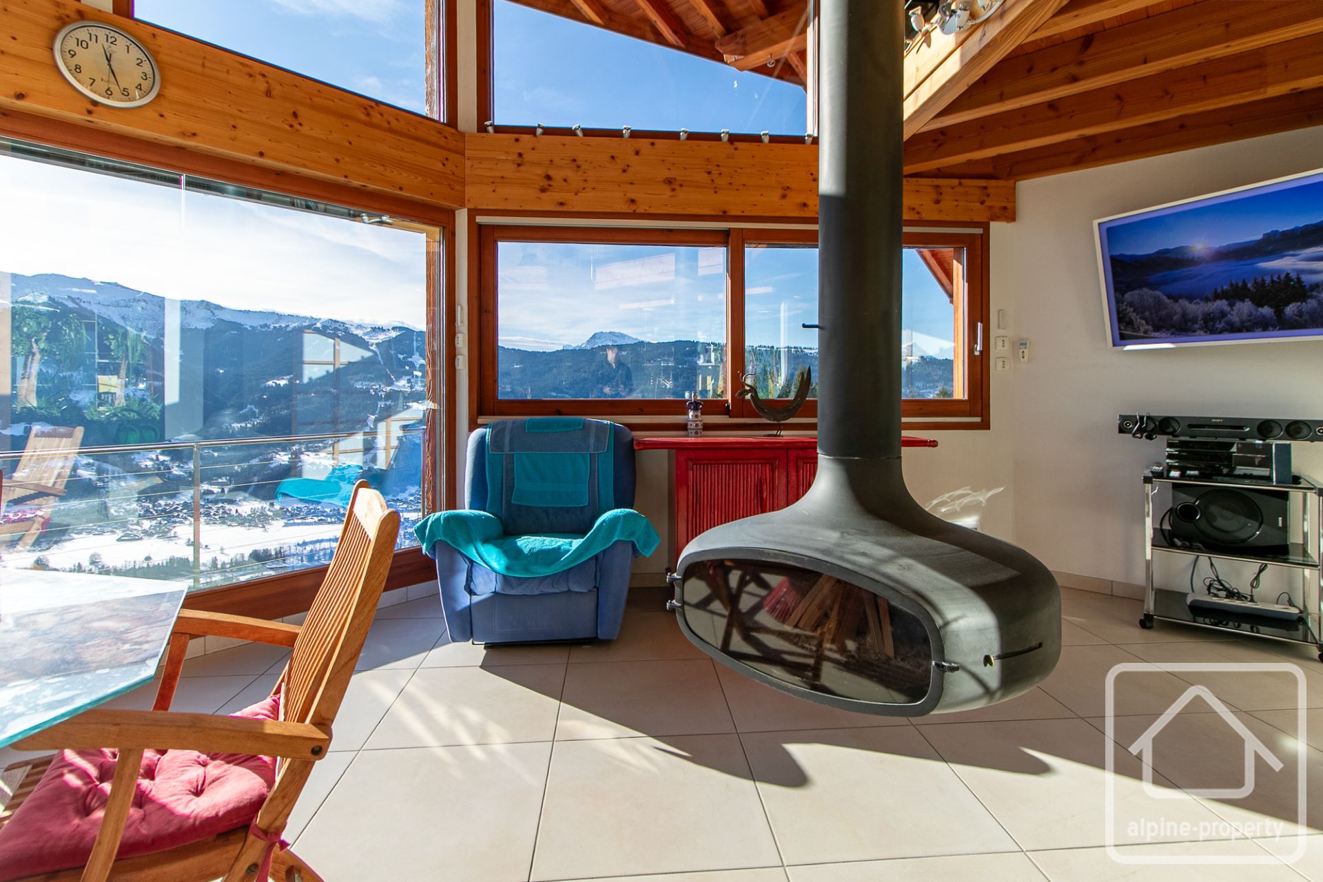 Magnificent 7 Bedroom Chalet With Mont Blanc Views, Panoramic Terraces, Ample Parking And Strong Rental Potential – BELVEDEREVERCH