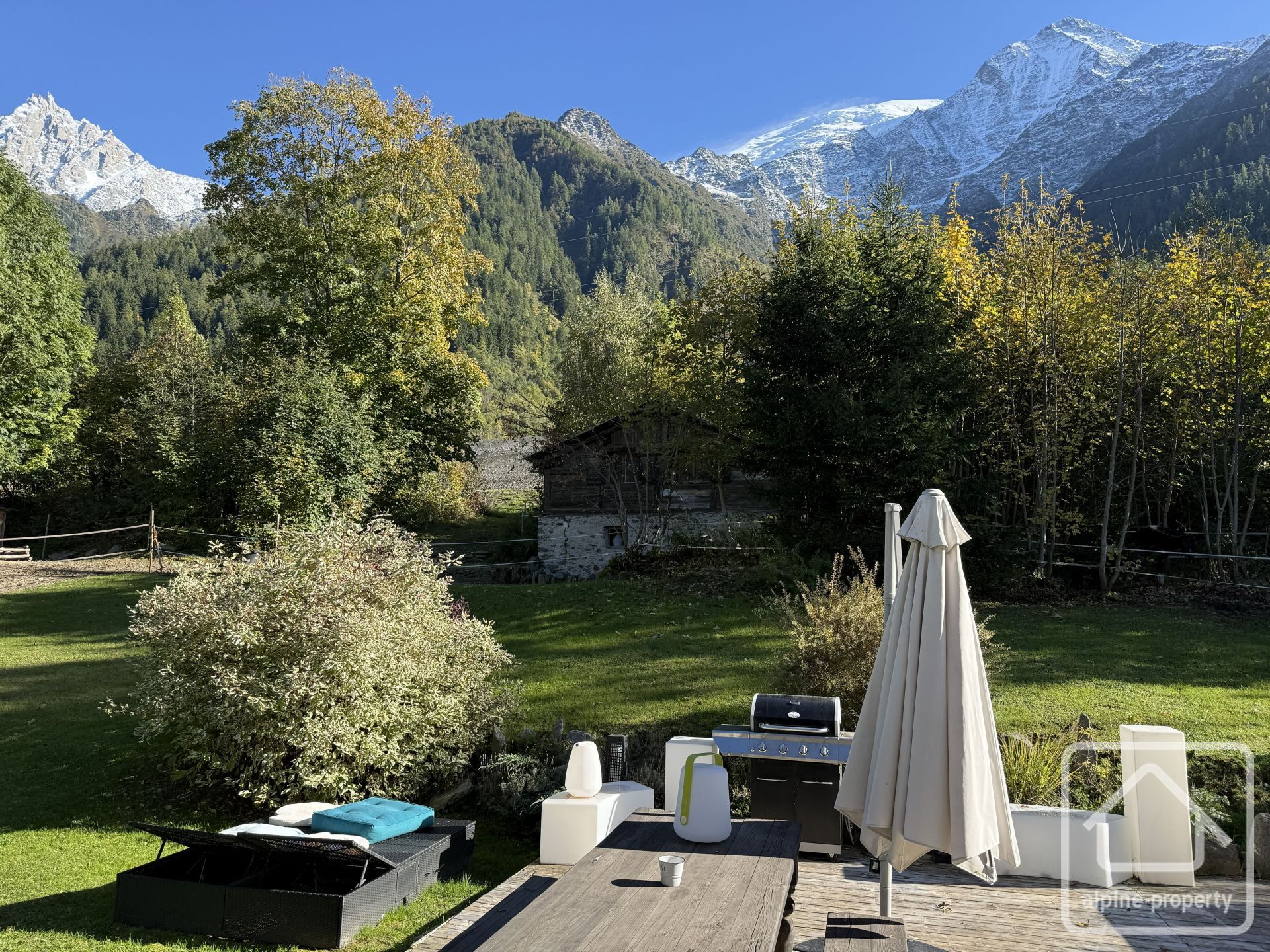 Detached 5 Bedroom Chalet With Independent Apartment On Large Land Plot, Mont Blanc Views – CHEVALIER