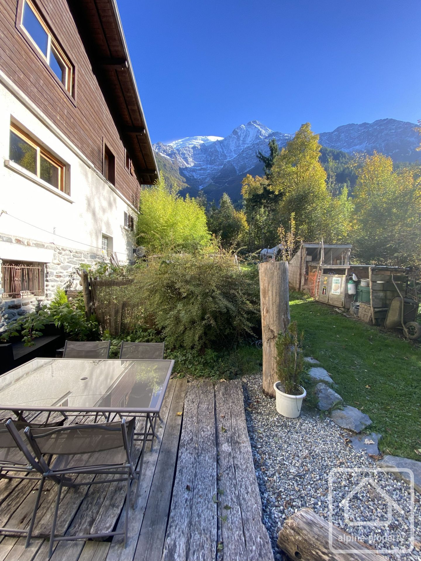Detached 5 Bedroom Chalet With Independent Apartment On Large Land Plot, Mont Blanc Views – CHEVALIER