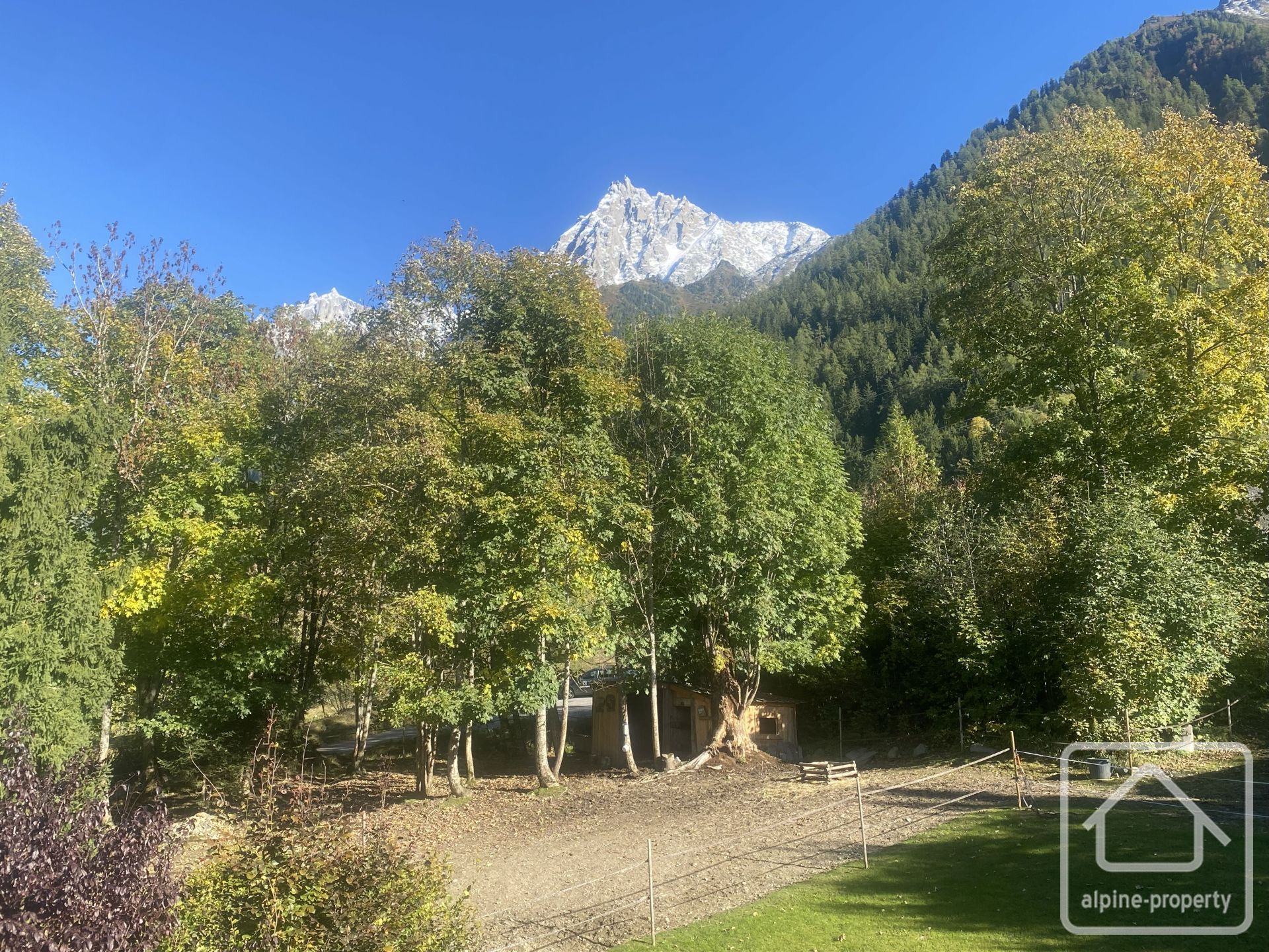 Detached 5 Bedroom Chalet With Independent Apartment On Large Land Plot, Mont Blanc Views – CHEVALIER