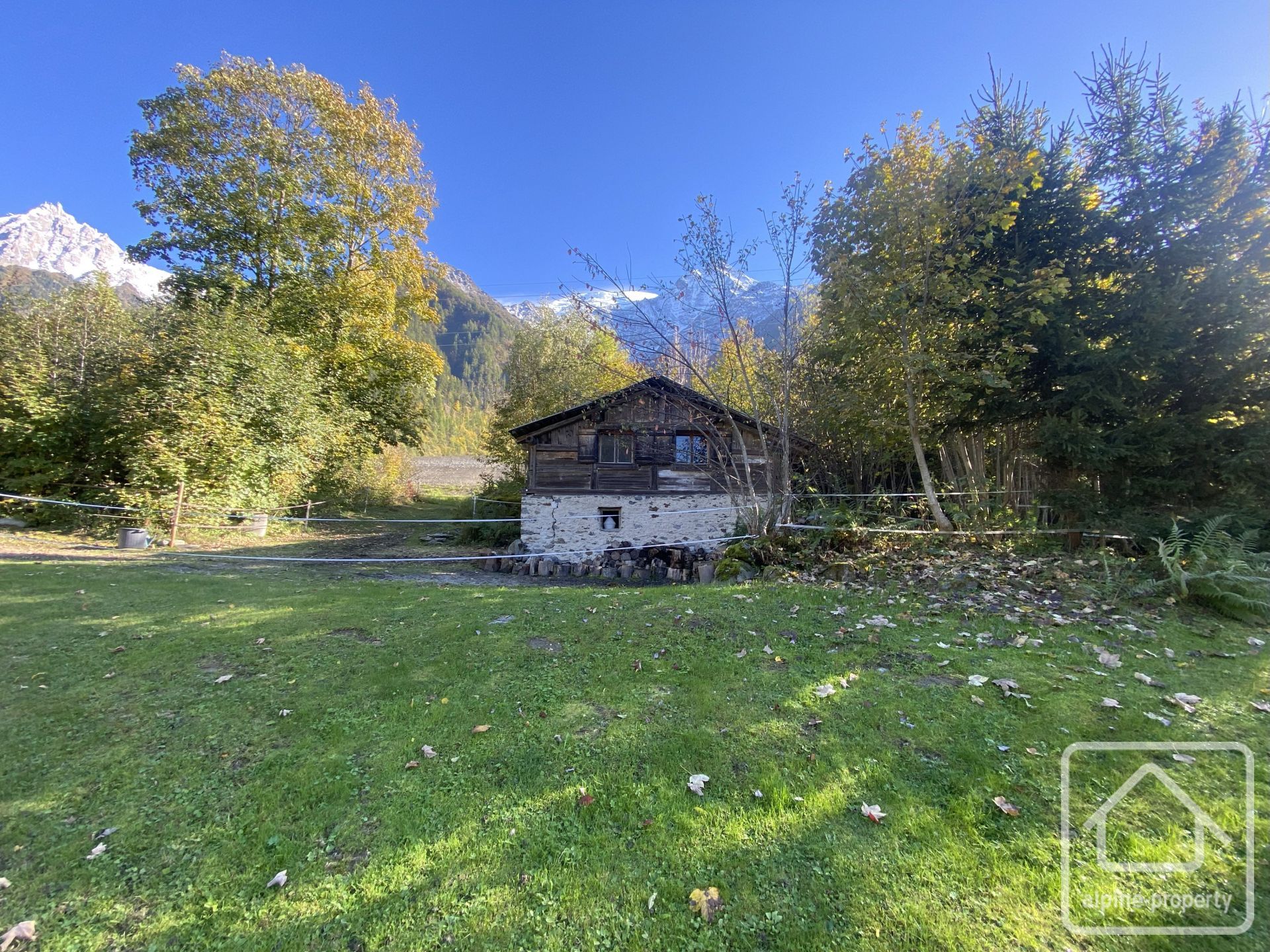 Detached 5 Bedroom Chalet With Independent Apartment On Large Land Plot, Mont Blanc Views – CHEVALIER
