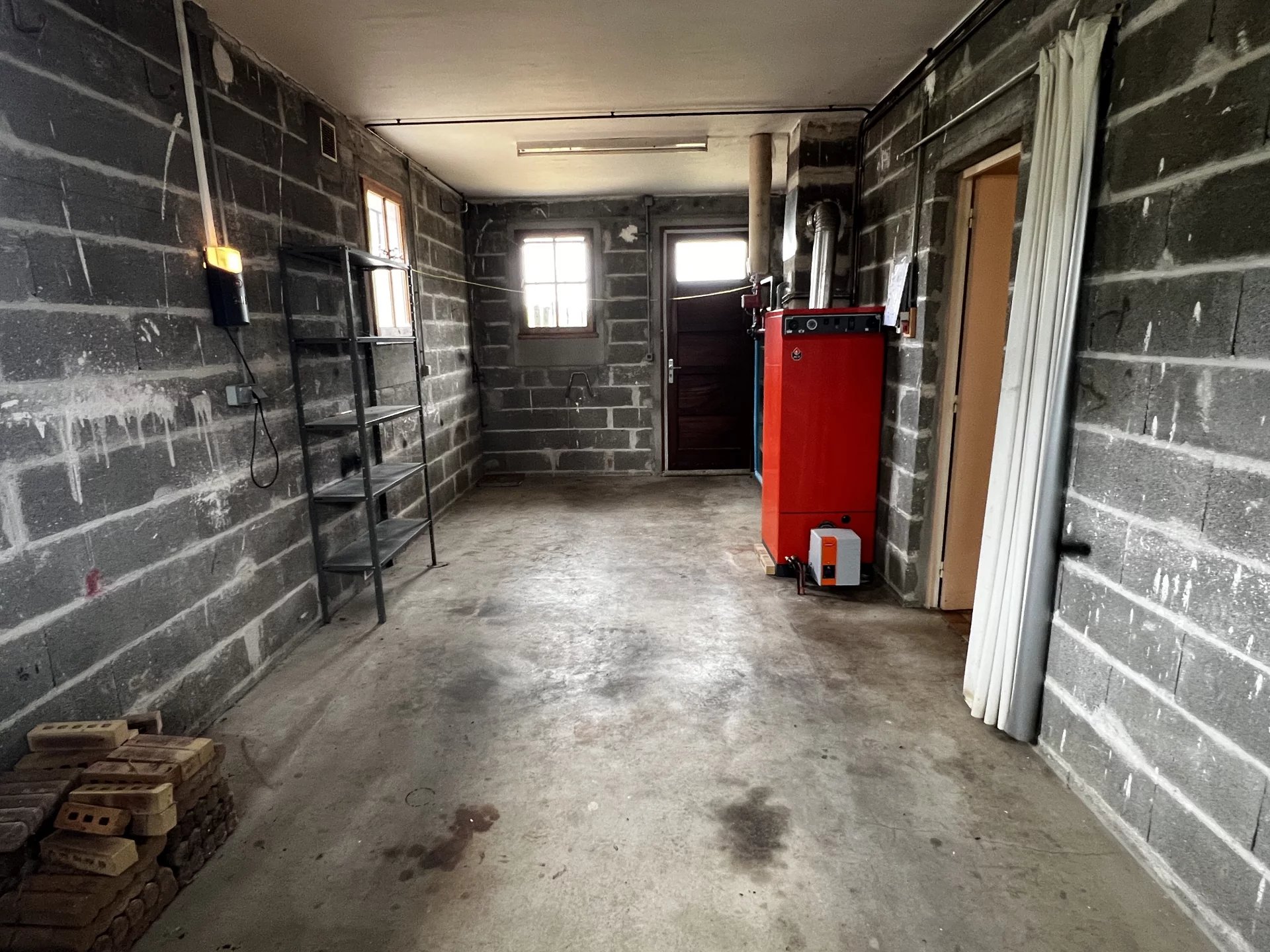 Detached Two-Bedroom Bungalow on the Outskirts of Bellac, Limousin – France – BVI83419