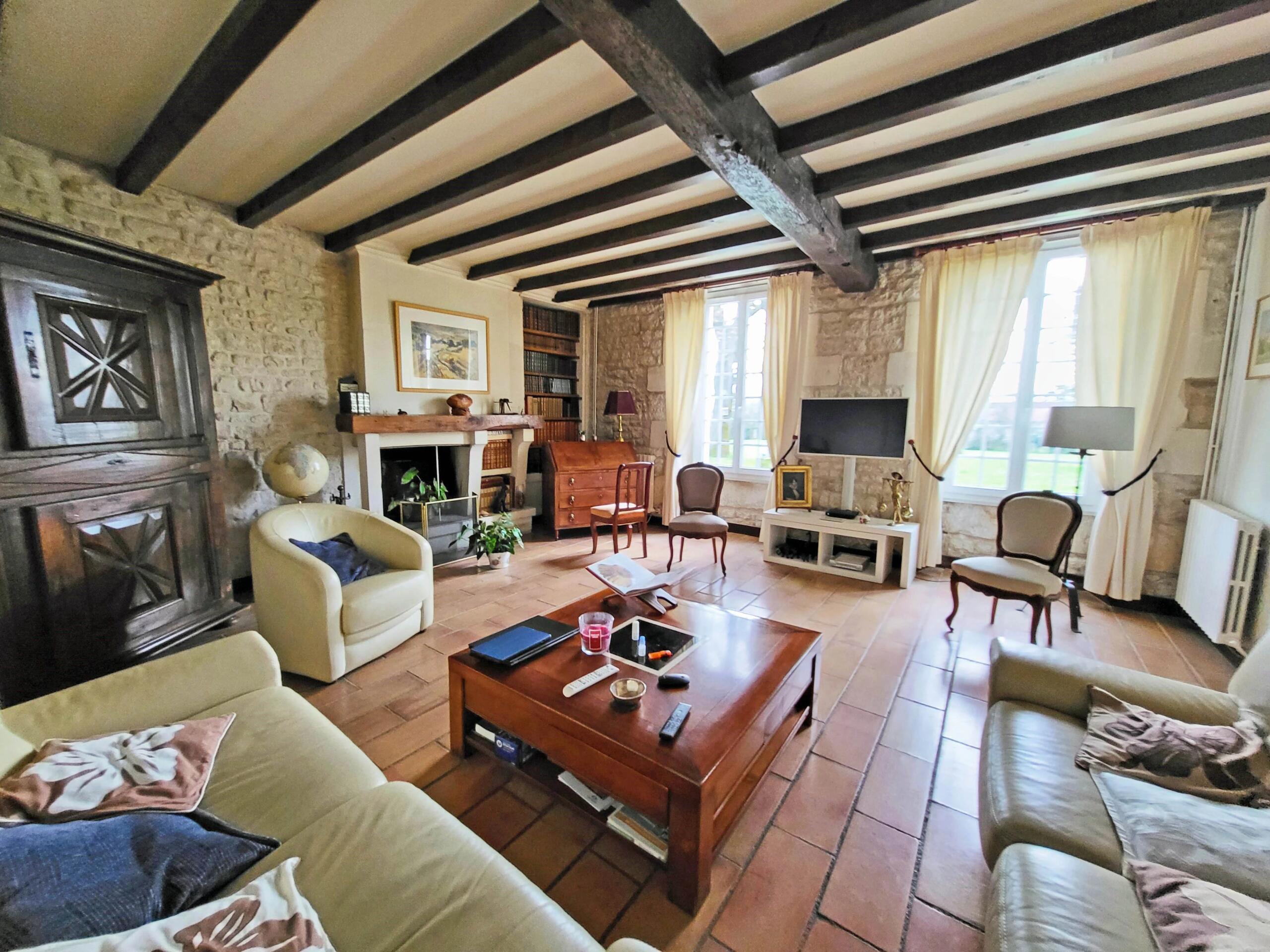 Elegant Charentaise manor house with heated swimming pool, Poitou-Charentes – France – BVI84080