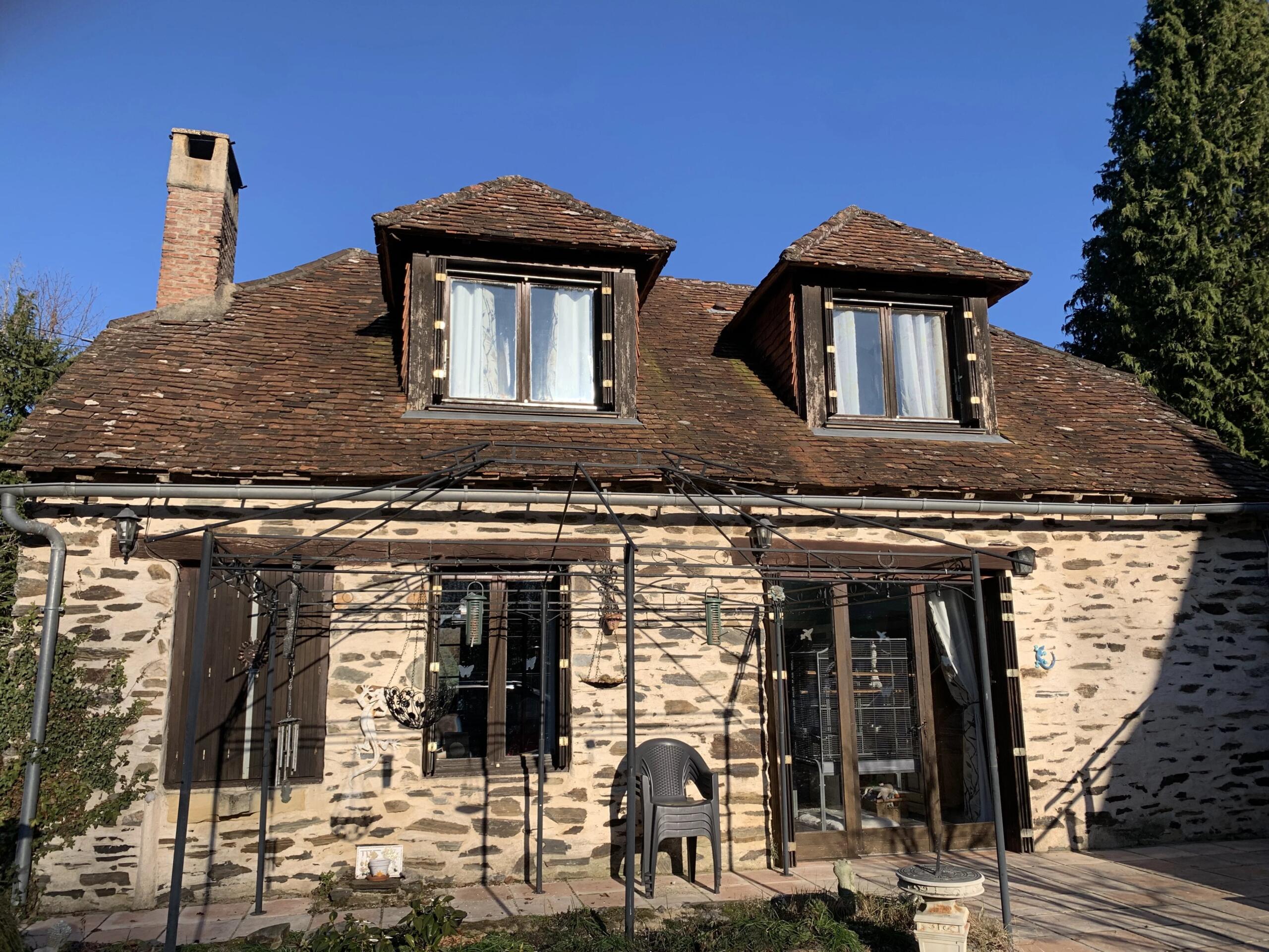 Charming Stone Property with Guest House and Pool in a Peaceful Hamlet, Aquitaine – France – BVI84031