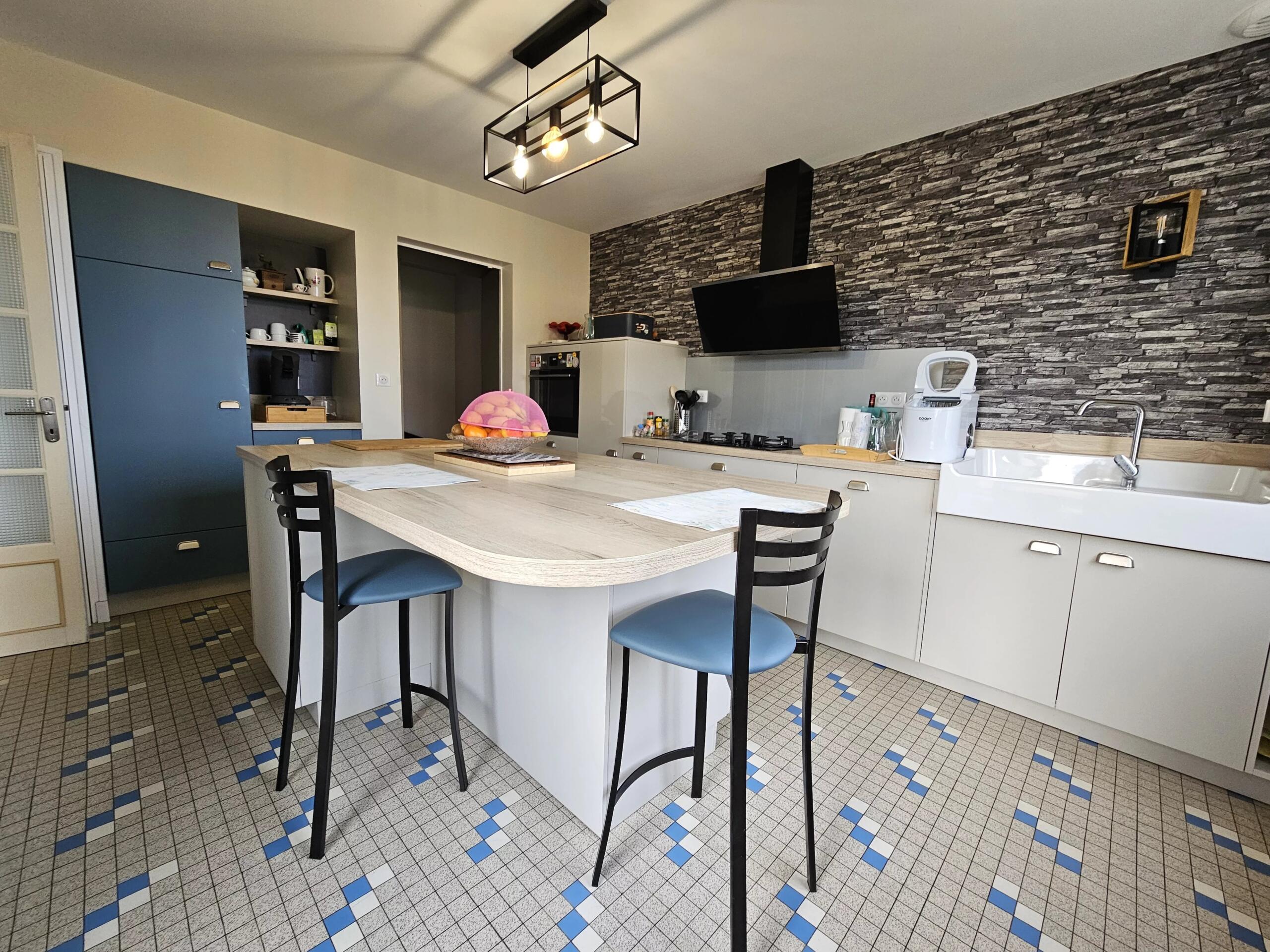 Exclusive gated property with exceptional space and development potential, Aquitaine – France – BVI84141