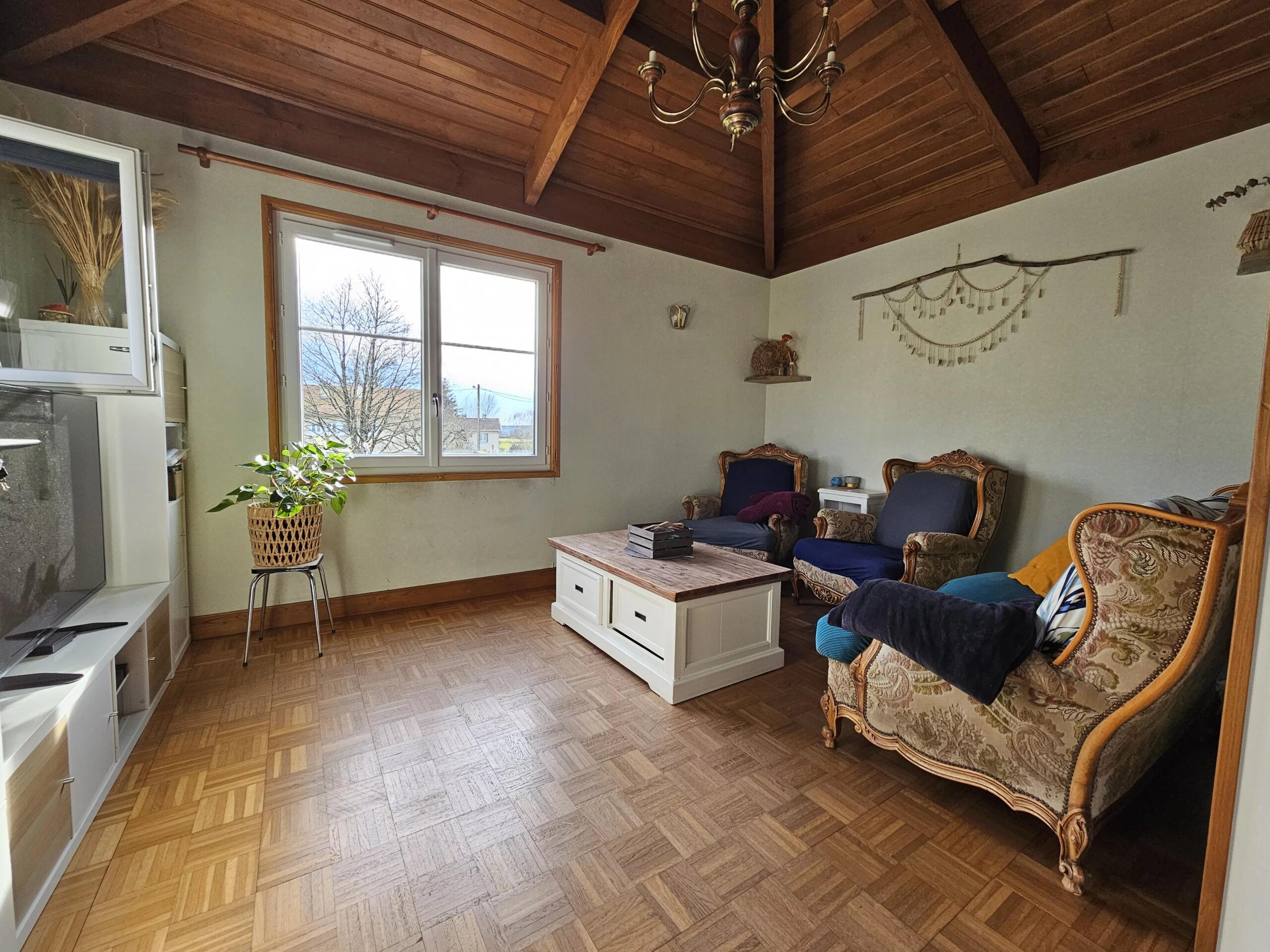 Exclusive gated property with exceptional space and development potential, Aquitaine – France – BVI84141