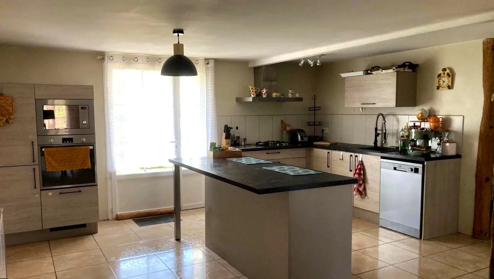 187 m² house – 4 bedrooms – swimming pool, Aquitaine – France – BVI84124