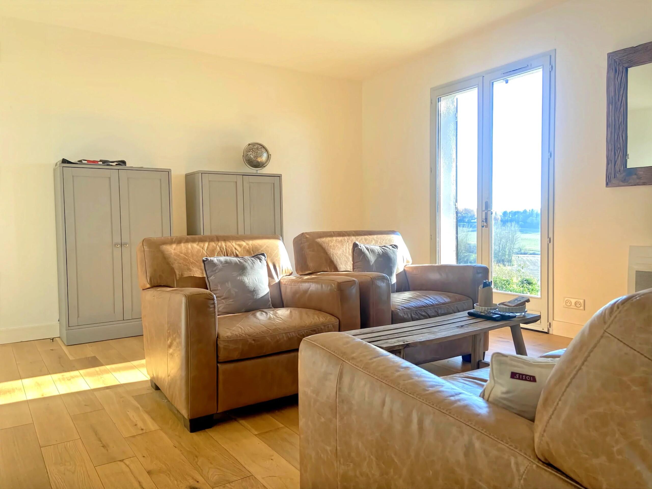 Charming Bungalow with Panoramic Countryside Views, Aquitaine – France – BVI83725