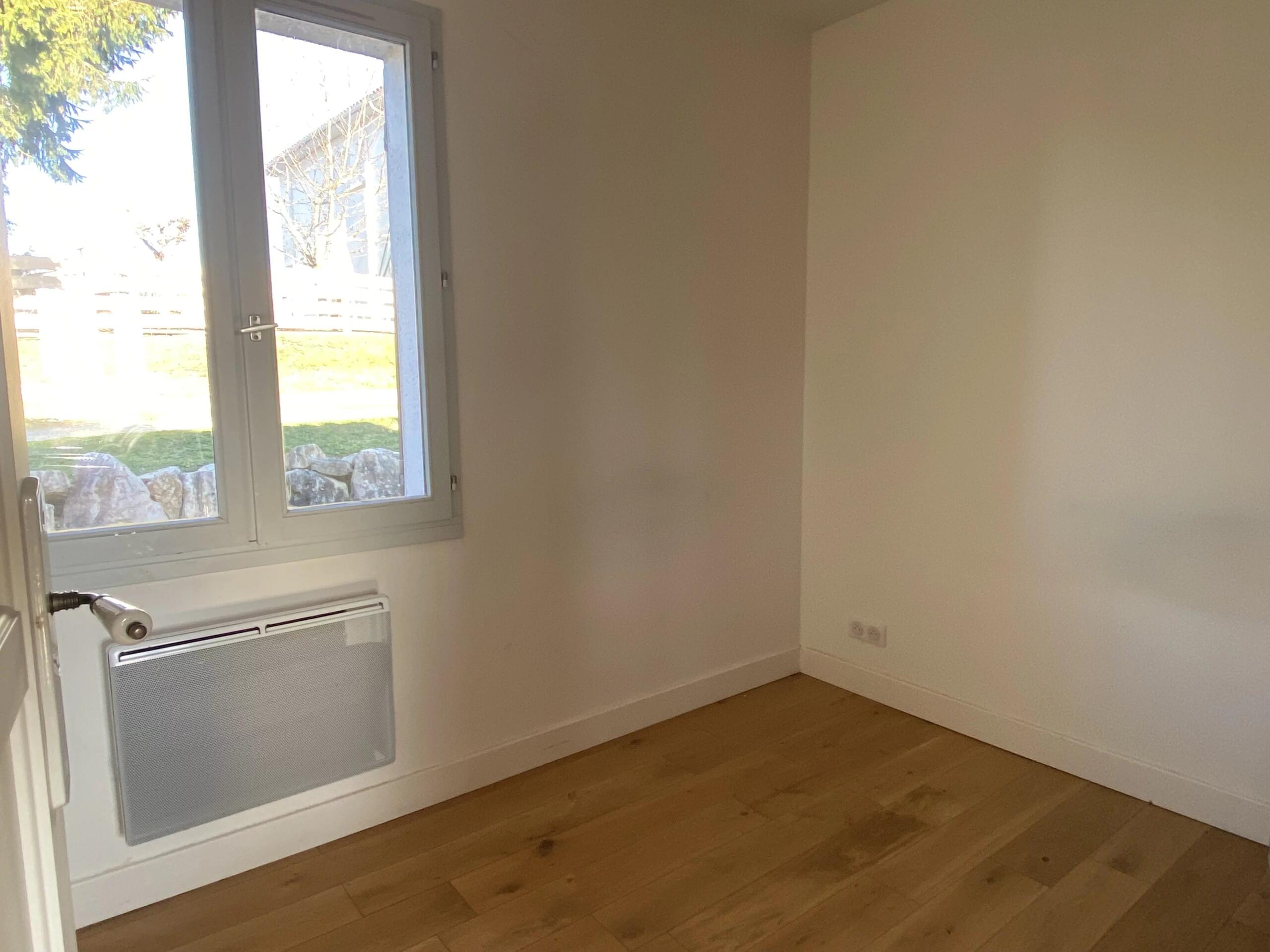 Charming Bungalow with Panoramic Countryside Views, Aquitaine – France – BVI83725