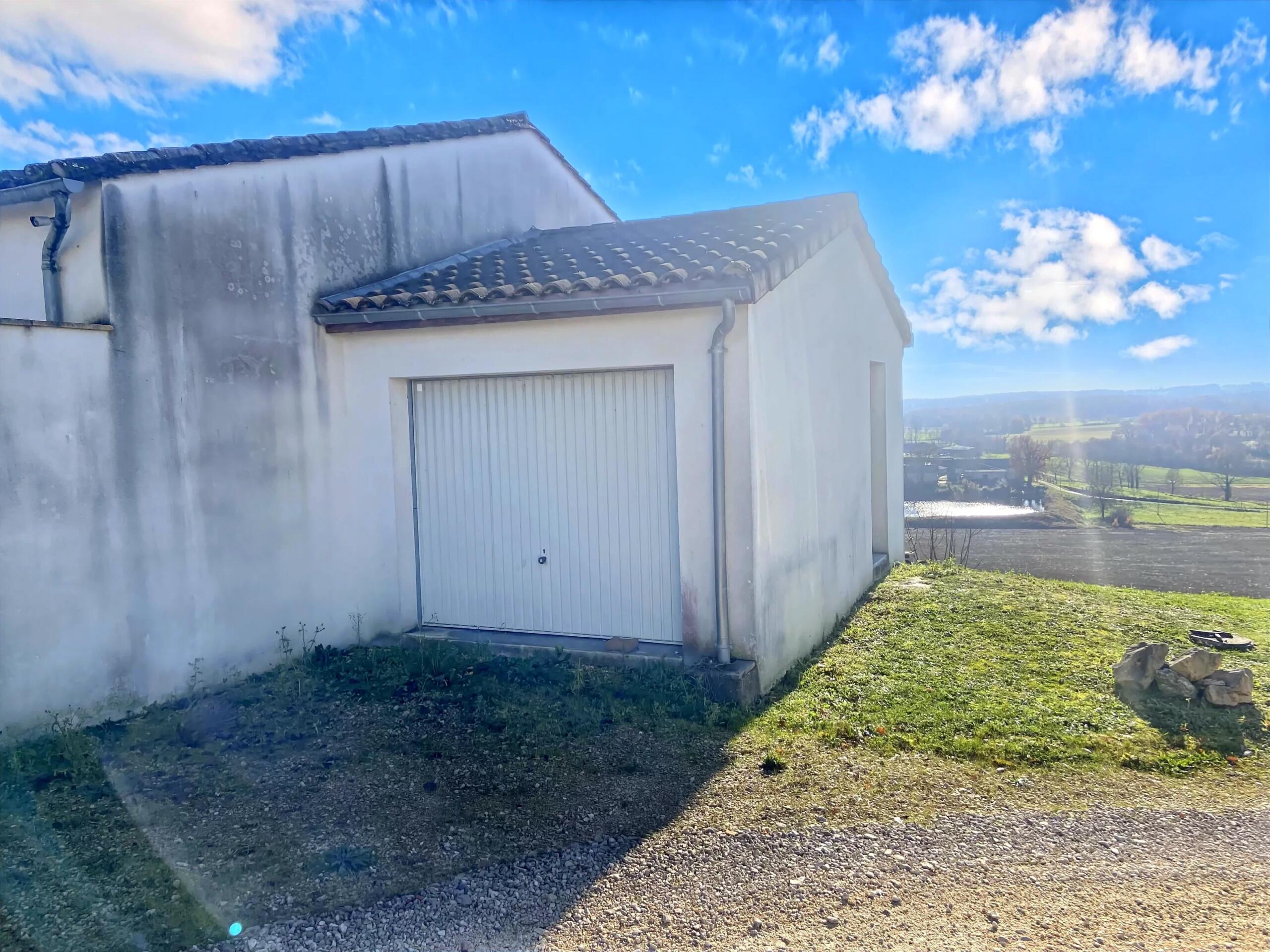 Charming Bungalow with Panoramic Countryside Views, Aquitaine – France – BVI83725