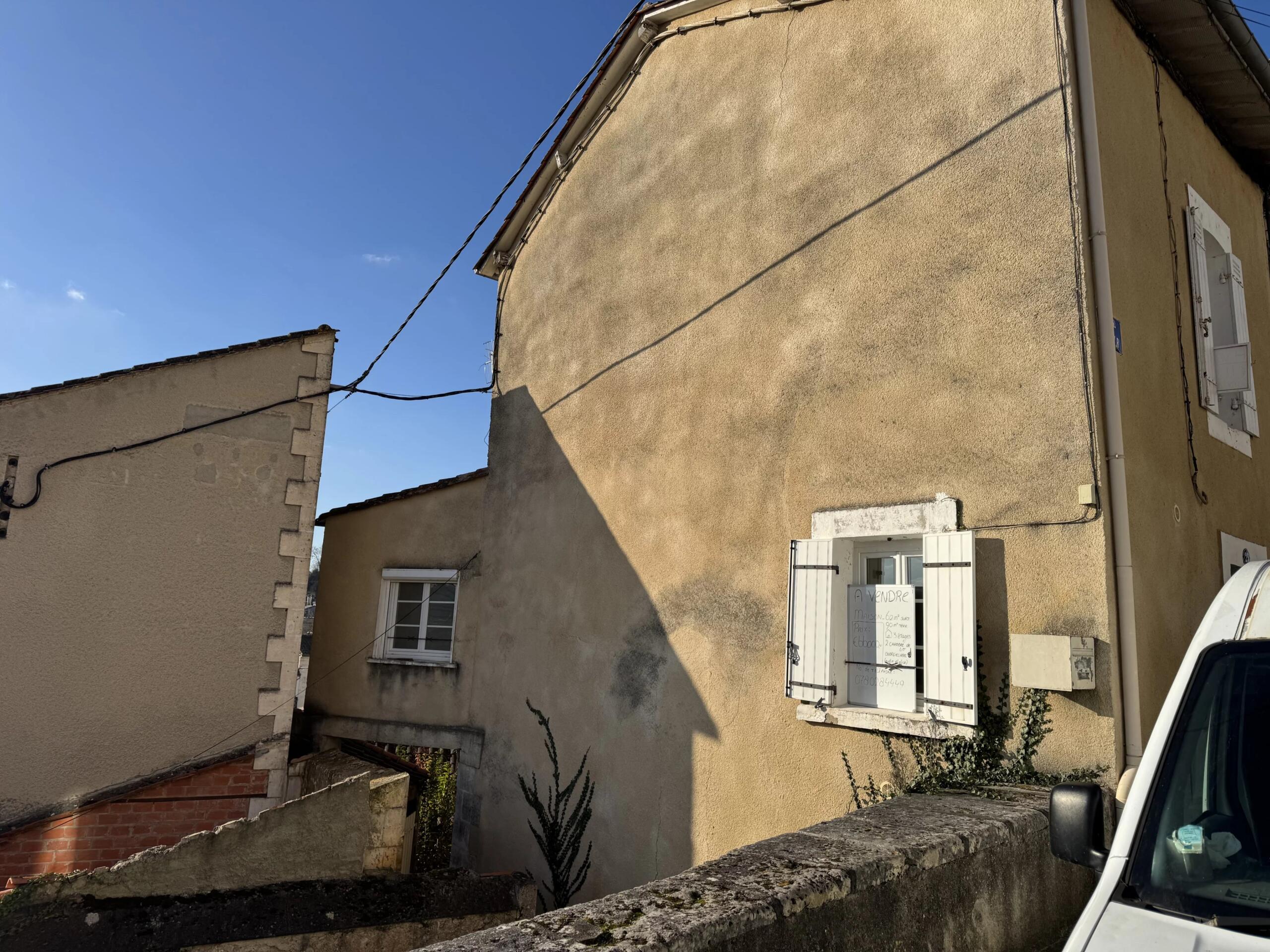 2 Bedroom Town House, Aquitaine – France – BVI84003