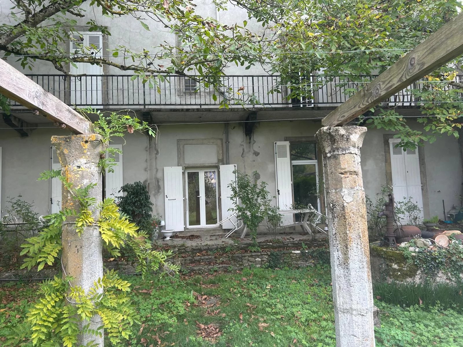 Elegant Maison de Maître with Magnificent Walled Garden, Languedoc-Roussillon – France – BVI83206