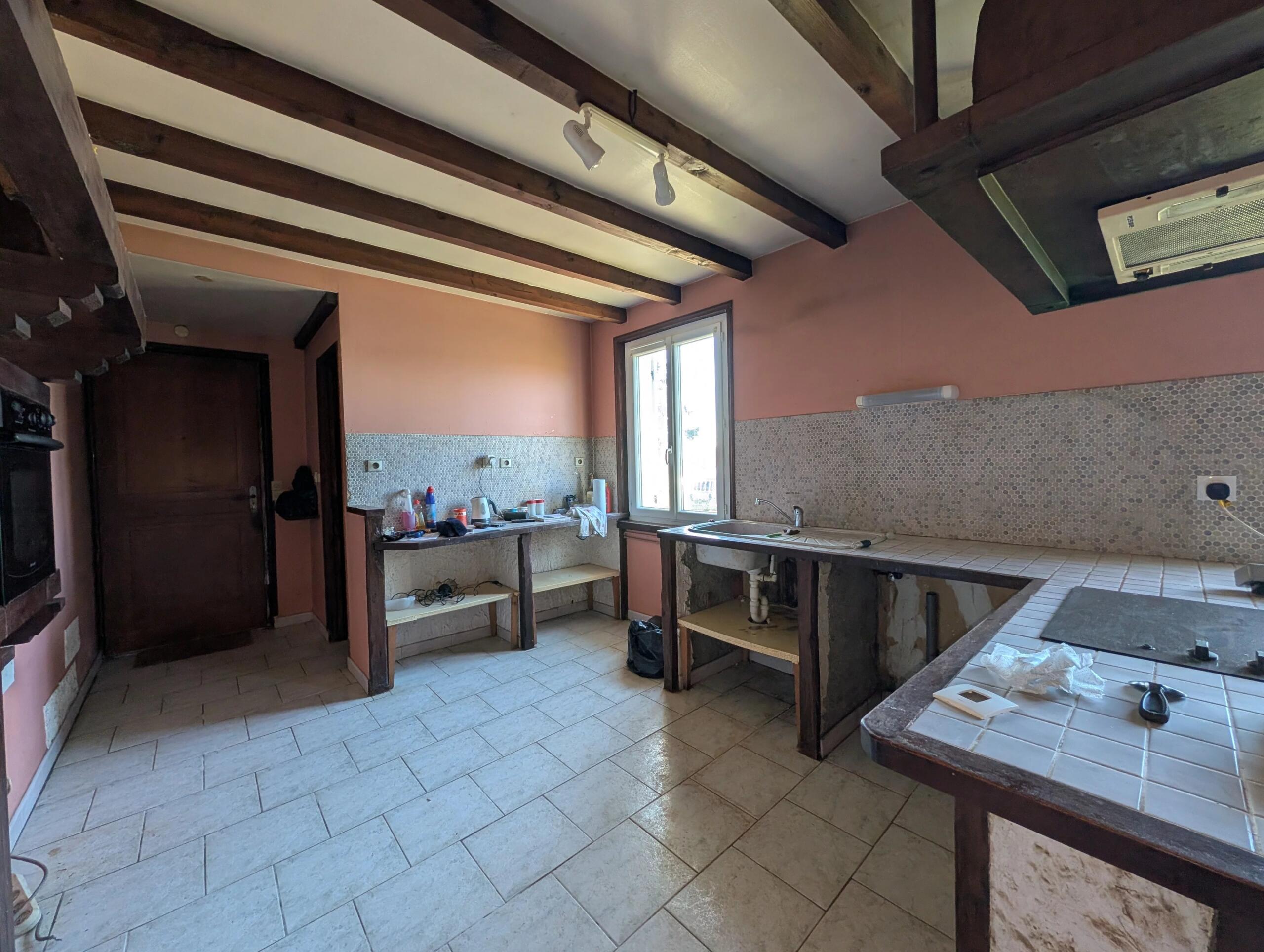 Two bedroom country property with barn and lovely views, Aquitaine – France – BVI84076