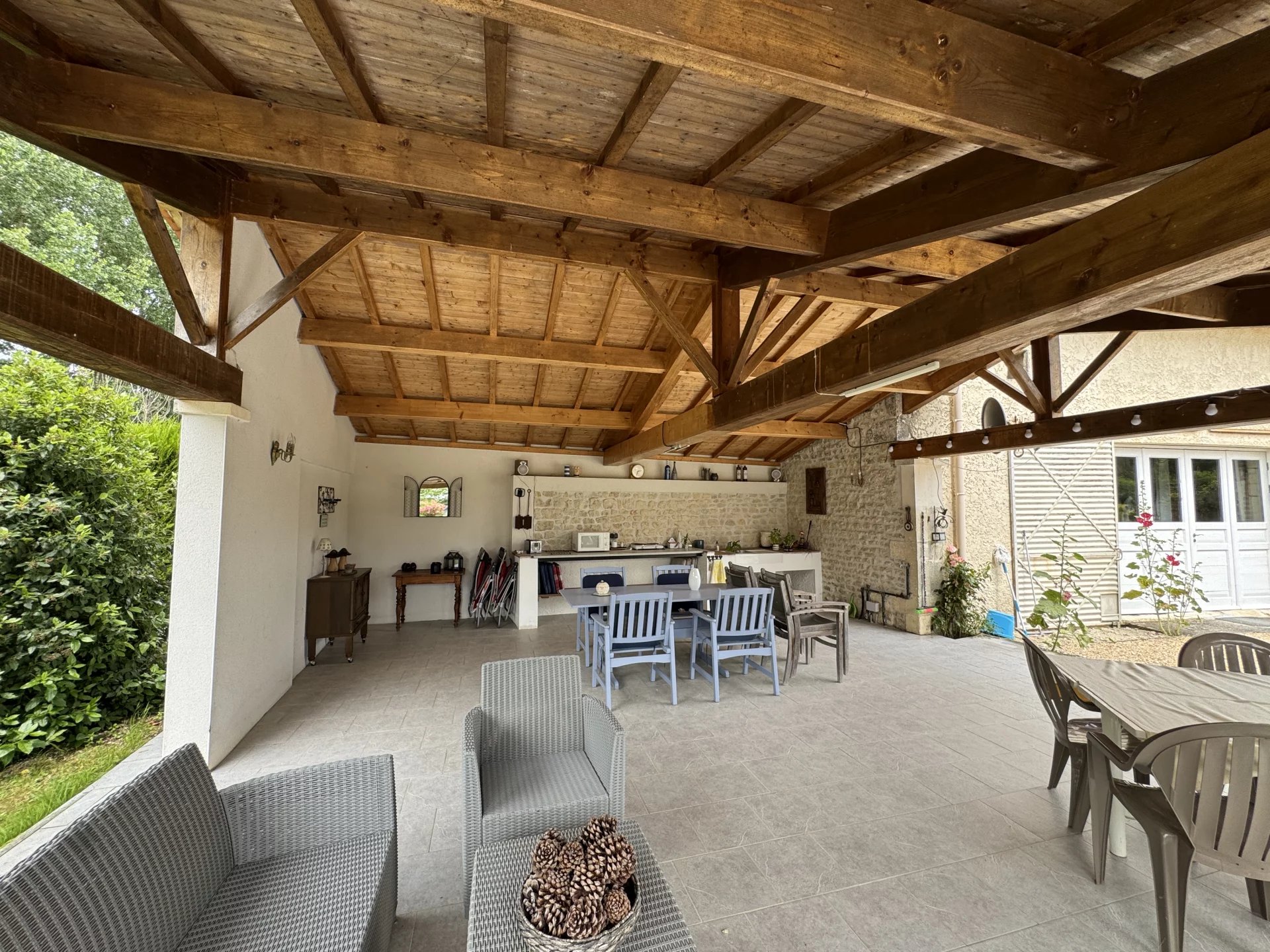 Chocolate-box cottage with lovely garden, Poitou-Charentes – France – BVI81331