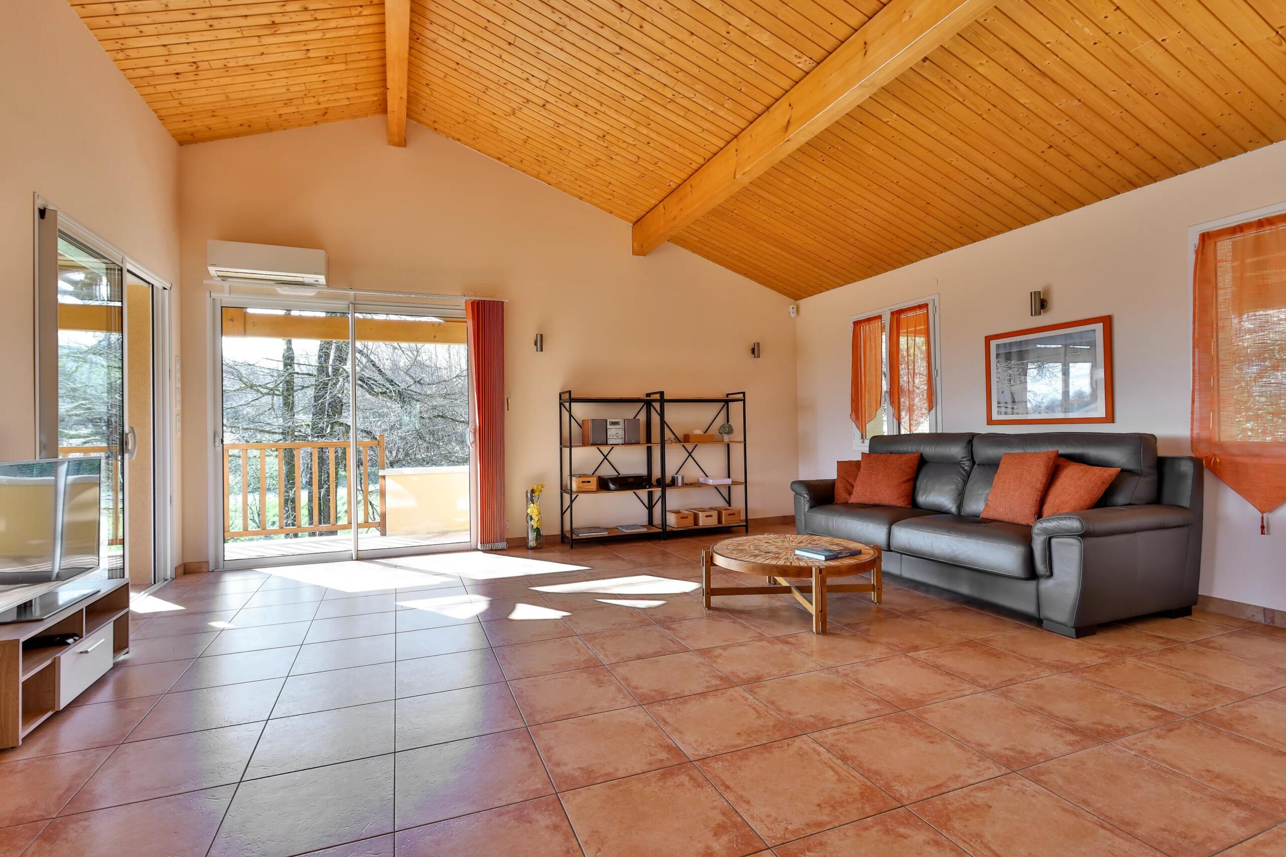 Charming Sarlat Home: Modern Amenities, Countryside Views, Aquitaine – France – BVI81896