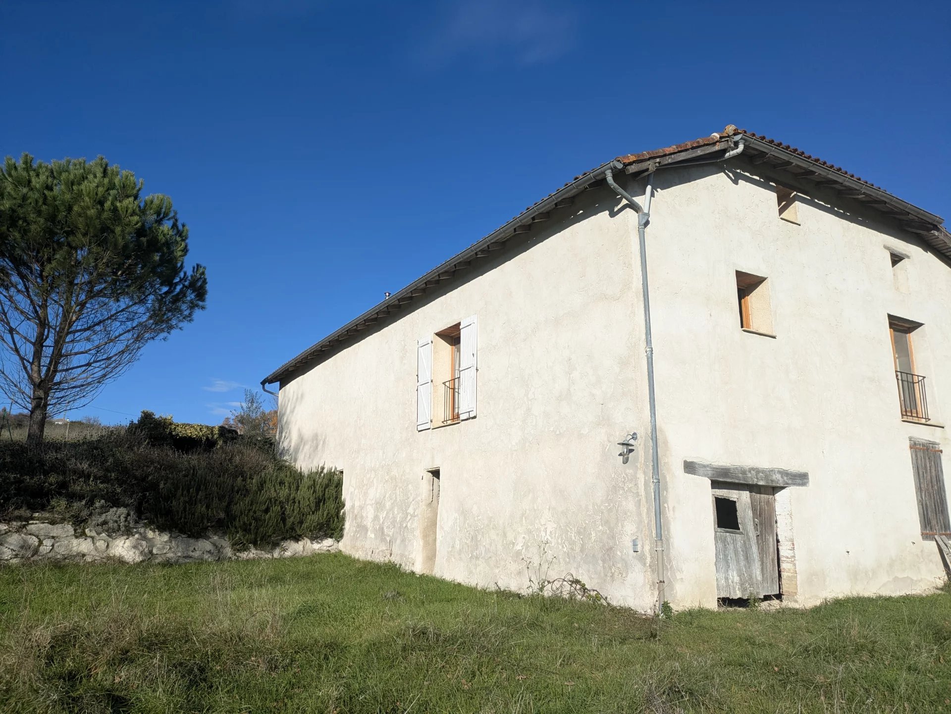 Spacious 220 m² Farmhouse with Guest House and Equestrian Land near Moissac, Midi-Pyrénées – France – BVI83892