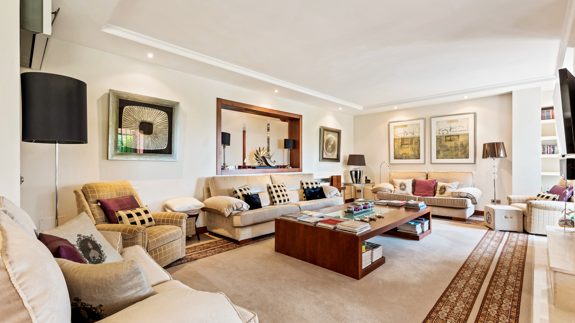 5 bedroom Villa in Marbella, Malaga, Spain – 428-03150D