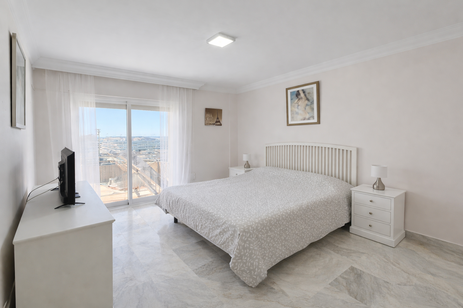 2 bedroom Apartment in Marbella, Malaga, Spain – 428-05160P