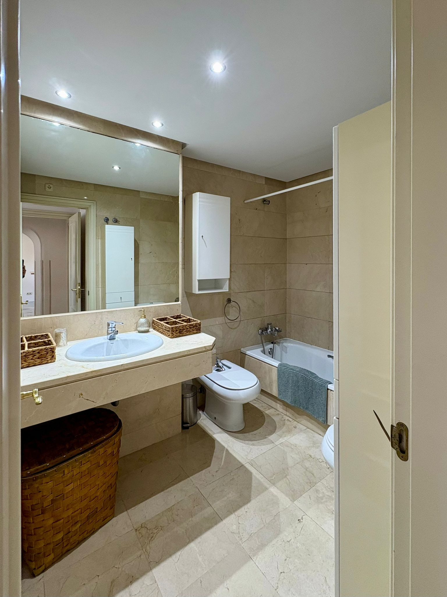 2 bedroom Apartment in Marbella, Malaga, Spain – 428-05160P