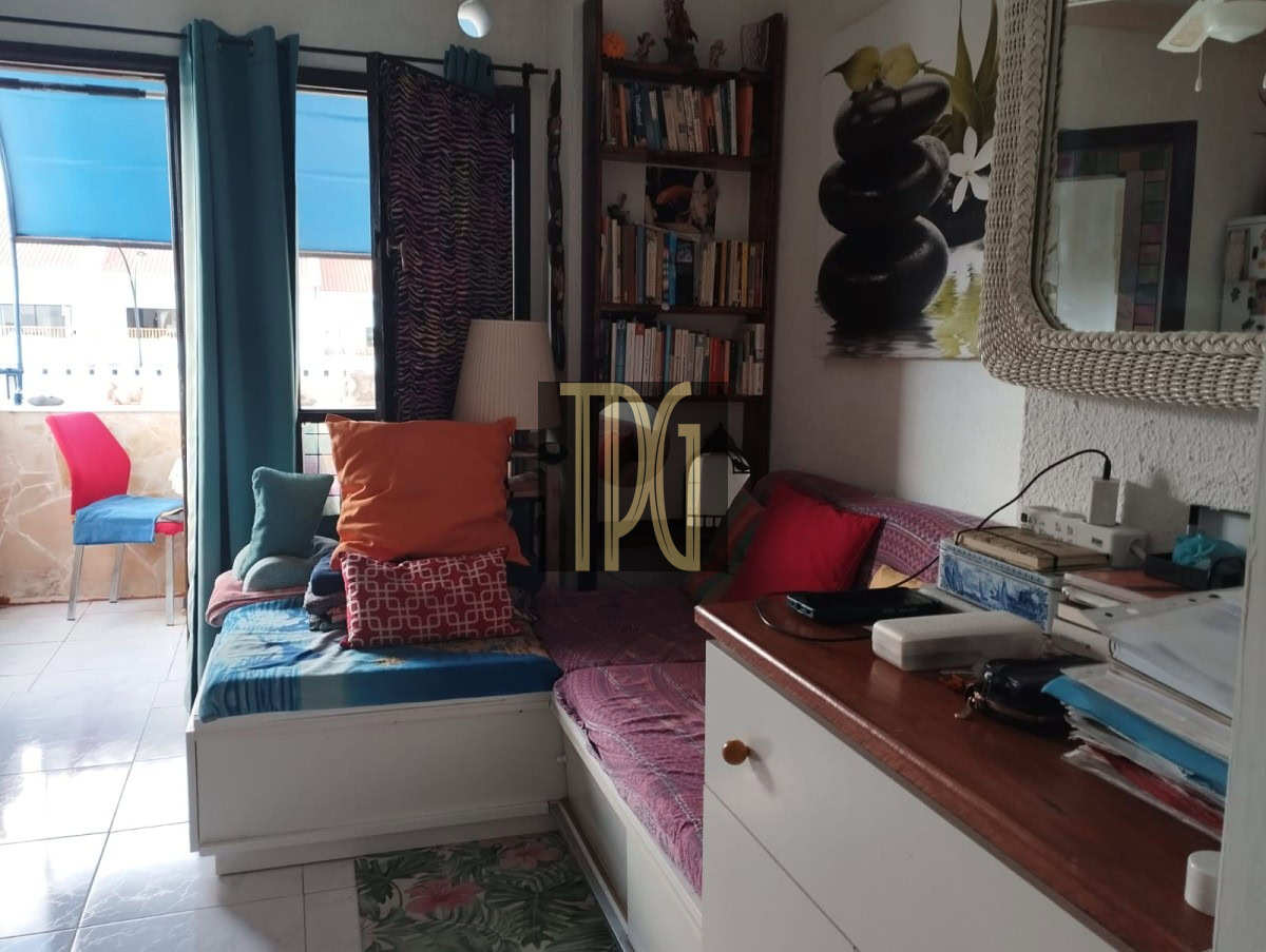 Holiday Rental Apartment for Sale in Los Cristianos – OPN1904R