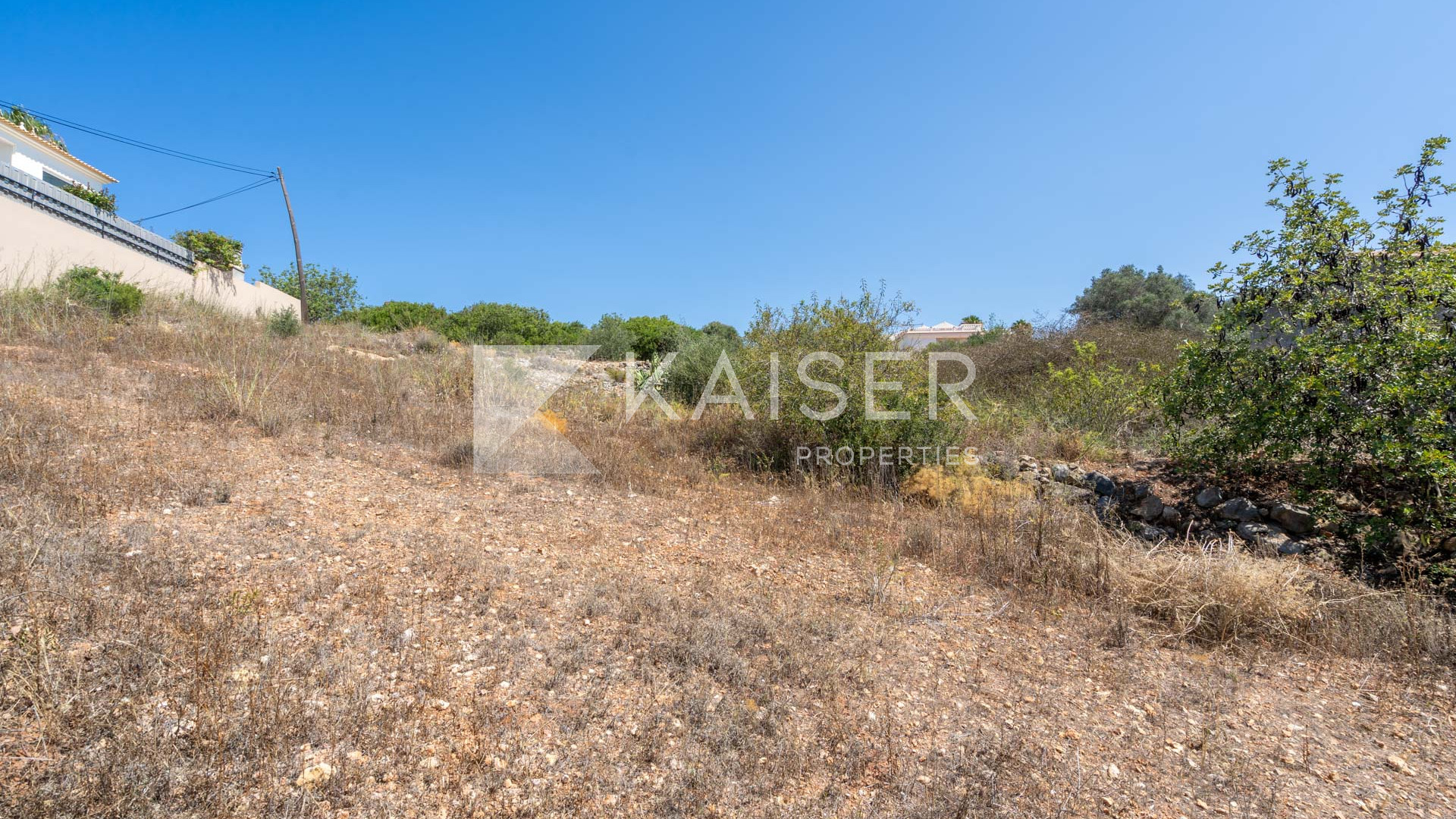 Plot house in Albufeira, Portugal – KP1127Z