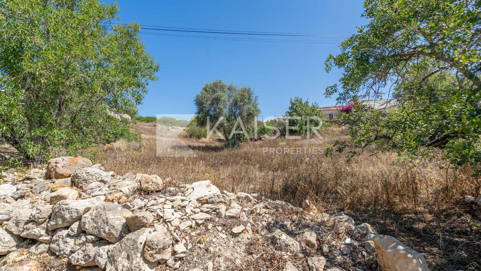 Plot house in Albufeira, Portugal – KP1127Z