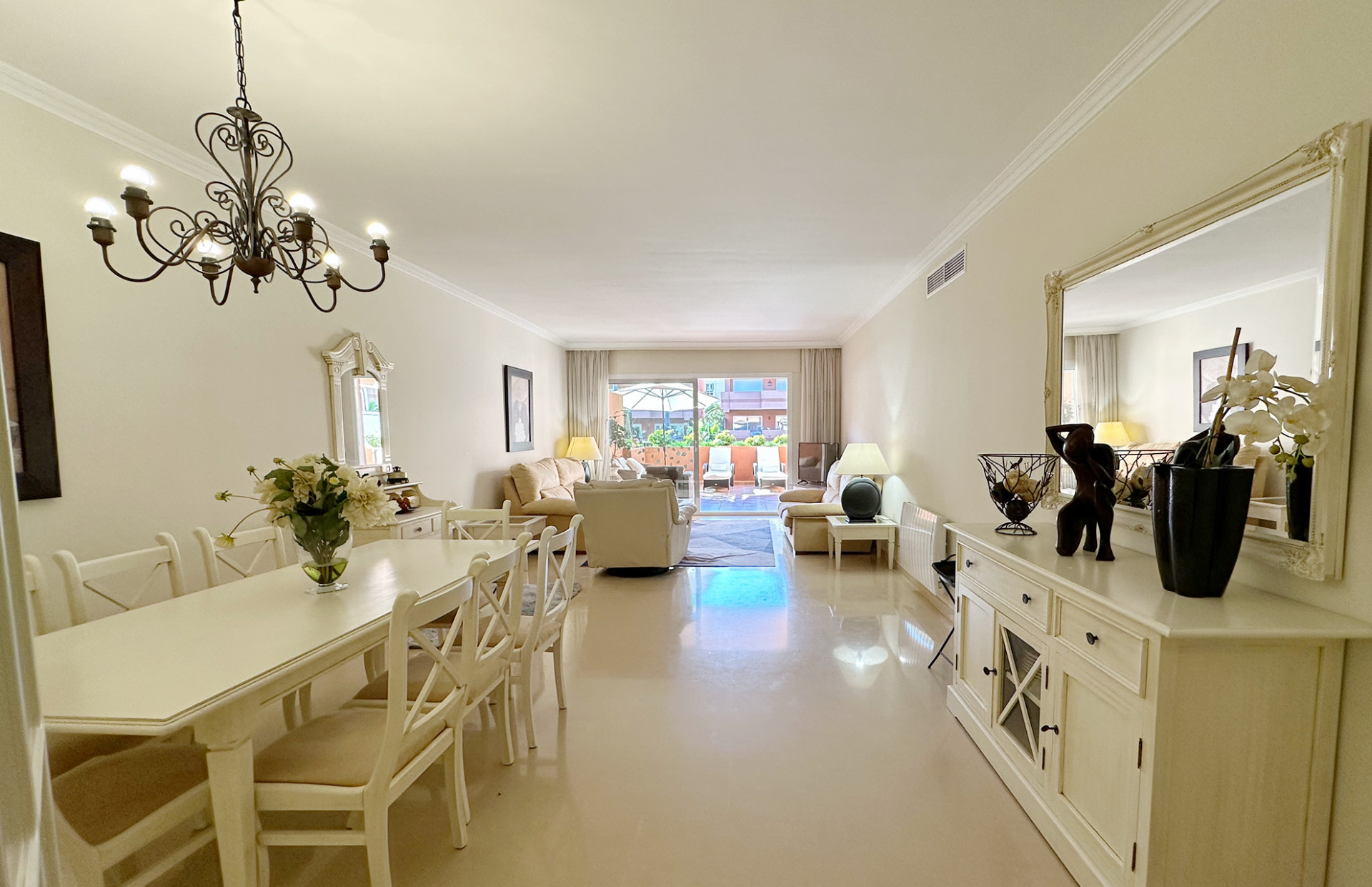 2 bedroom Ground Floor Apartment in Marbella, Malaga, Spain – 428-04213D